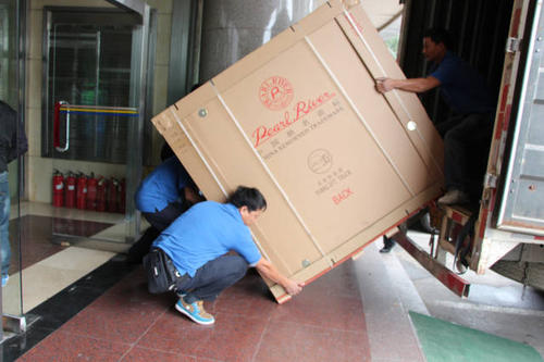 临桂钢琴贵重工艺品无忧运